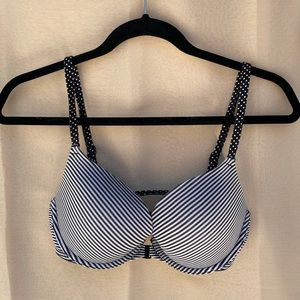 Victoria Secret Plunge front hook bra.